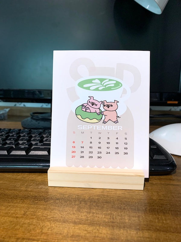 2026 Giddy Piggies Monthly Desk Calendar